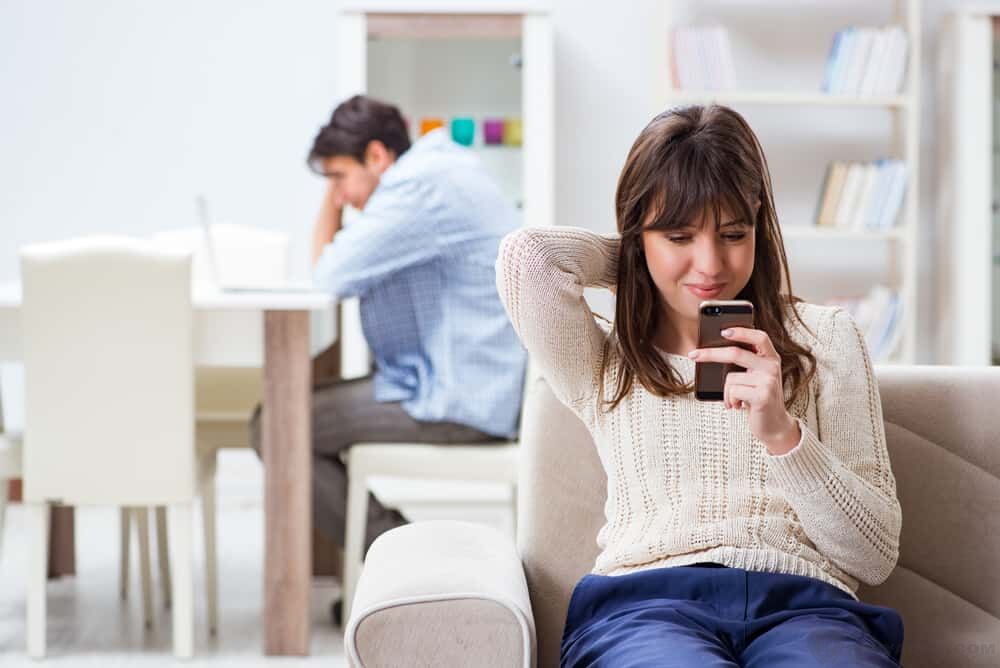 Cara ampuh buktikan pasangan selingkuh